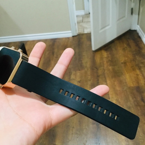 Watch - Picture 3 of 6